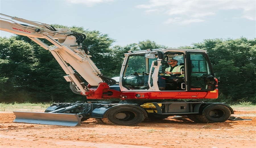 Takeuchi Presenta La Nueva Excavadora De Ruedas Tb W