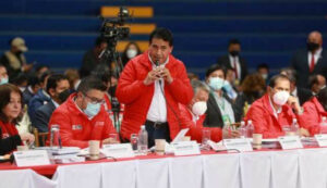 Ministro Bustamante asegura continuidad de grandes proyectos en Cusco