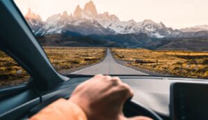 5 recomendaciones esenciales para un viaje seguro por carretera