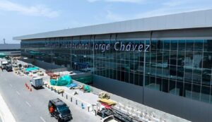 Retrasos en el nuevo aeropuerto Jorge Chávez y el puerto de Chancay afectarán la contratación de trabajadores sectores más impactados