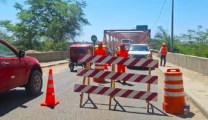 MTC ejecuta trabajos de reparación en el puente Sullana para garantizar tránsito seguro en Piura