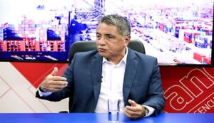 Juan Carlos Paz El Perú tiene 8,000 kilómetros de ríos navegables en la Amazonía