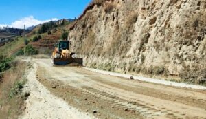 MTC ejecuta mantenimiento en el corredor vial Puente Rancho Panao en Huánuco