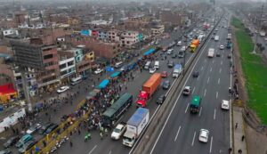 Transporte, las cifras detrás del motor en Perú que lucha por no apagarse
