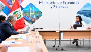 MEF se compromete seguir financiando la continuidad de obras en Huancavelica