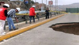 Provías Nacional trabaja en la recuperación definitiva del tramo afectado en la av. Néstor Gambetta