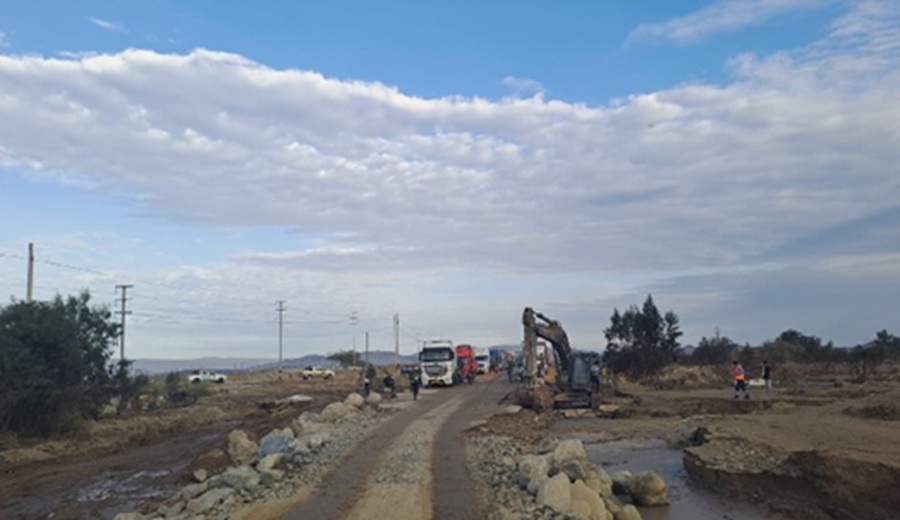 Ica MTC restablece la transitabilidad total de la Panamericana Sur, en el distrito de Ocucaje