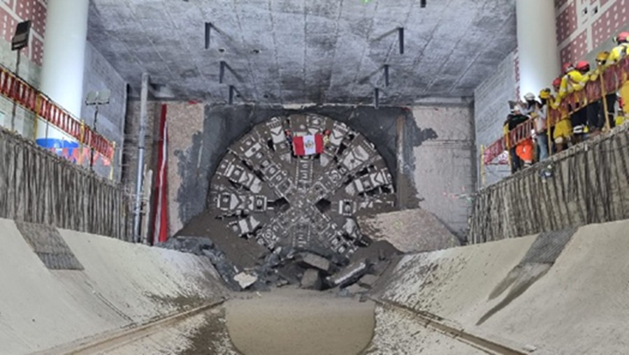 MTC Tuneladora Micaela llega a la Estación El Olivar del ramal de la Línea 4 del Metro de Lima y Callao