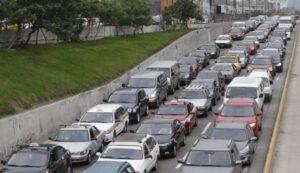 Ingenieros exigen soluciones técnicas al próximo gobierno ante crisis del trafico.