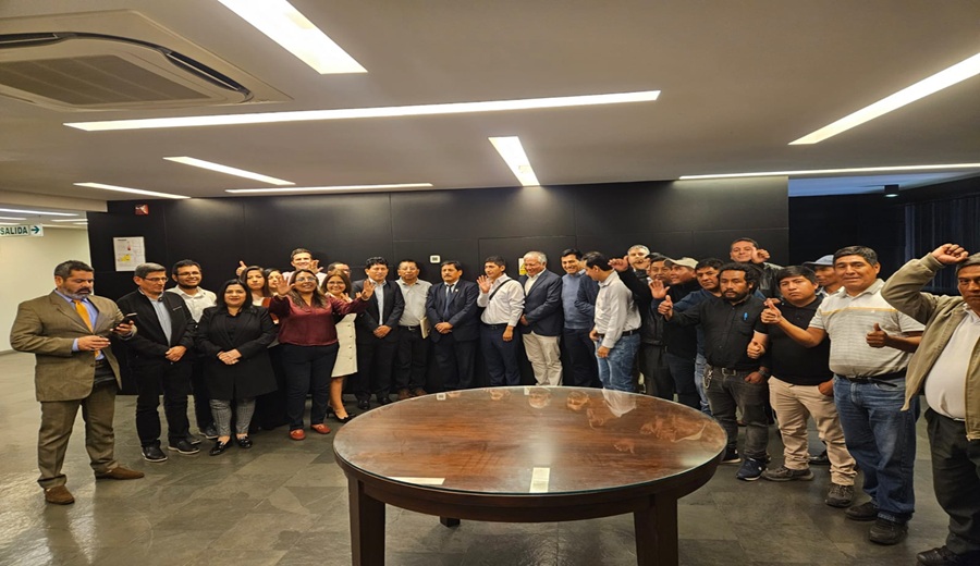 MTC promueve acuerdos para garantizar mantenimiento y mejoras en importante corredor vial de Huancavelica