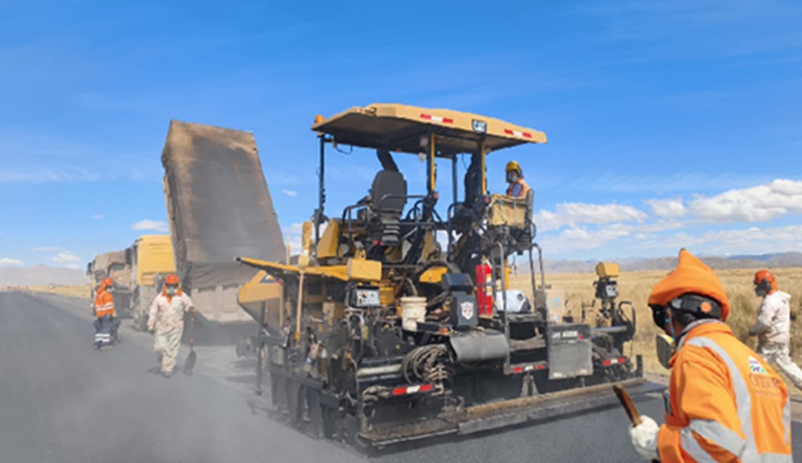 MTC Mantenimiento de carretera Interoceánica Sur en Puno registra 70% de avance