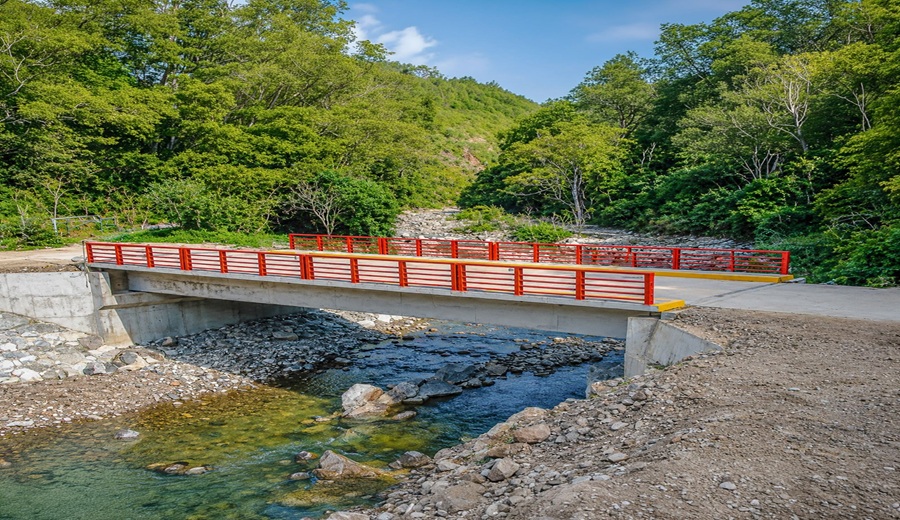 MTC suscribe convenios con municipalidades distritales para gestionar construcción de 31 puentes en siete regiones