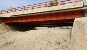 Gobernador de Lambayeque alerta por riesgo de colapso del puente La Leche