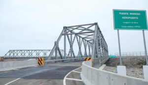 ‘El Niño’ fuerte Alertan posible riesgo de colapso de puentes para acceso a aeropuerto