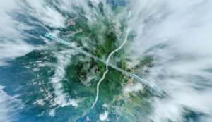 Cómo el puente más alto del mundo se convirtió en un gran atractivo turístico en China