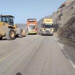 MTC atiende derrumbe en la Panamericana Sur y despliega maquinaria pesada en Arequipa