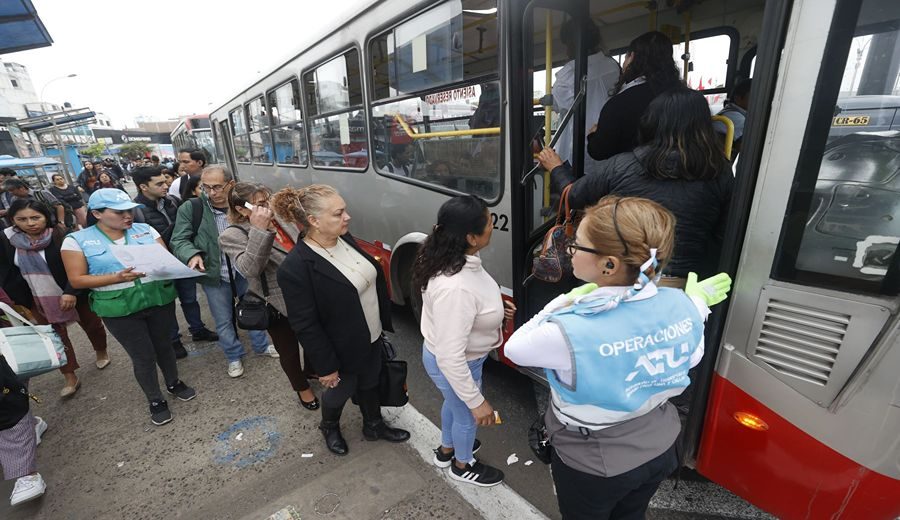 ATU y Policía hacen respetar exclusividad de rutas de corredores y Metropolitano