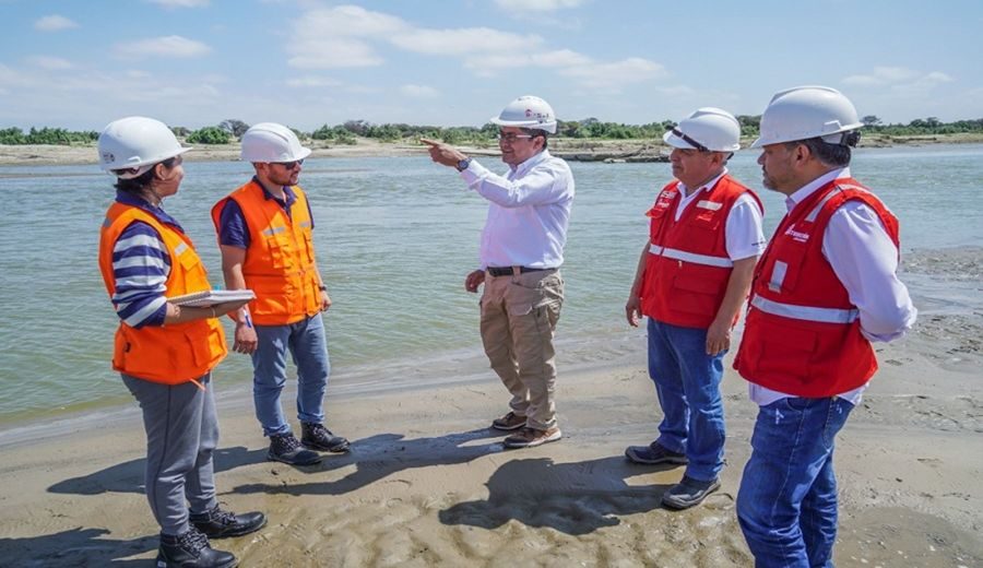 Autoridad para Reconstrucción con Cambios inicia labores para salida al mar del río Piura
