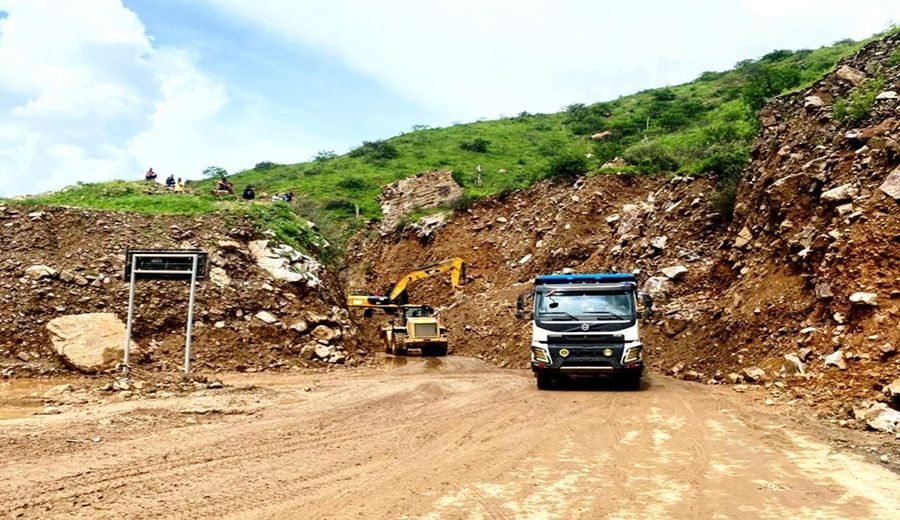 Cajamarca: se restablece el tránsito vial tras cierre de carretera tras caída de huaico