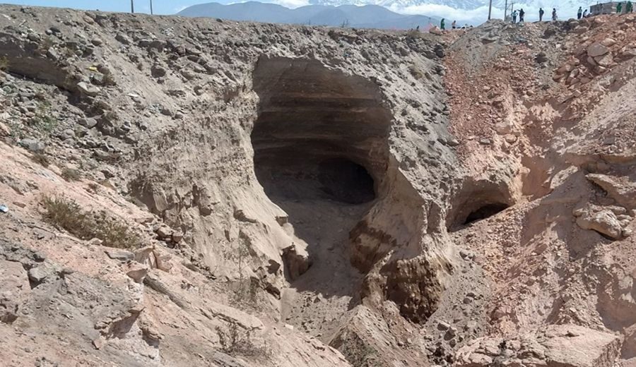 Caos Vial y Estragos: Lluvias Intensas Generan Enorme Forado en Arequipa-La Joya