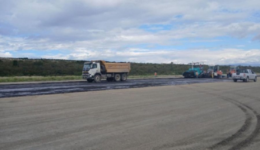 Corpac avanza con asfaltado en pista del aeropuerto de Jaén tras pausa por lluvias