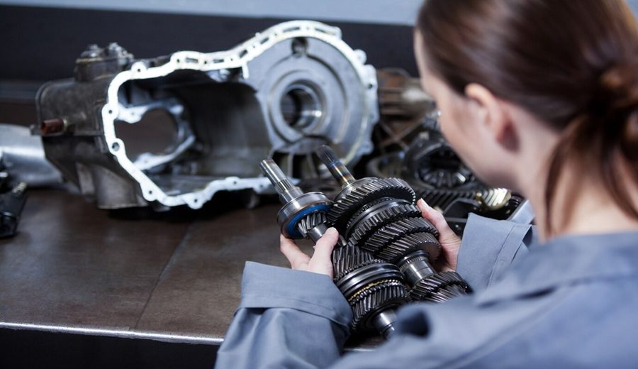 De mecánico a especialista en innovación El nuevo perfil de los profesionales del sector automotriz