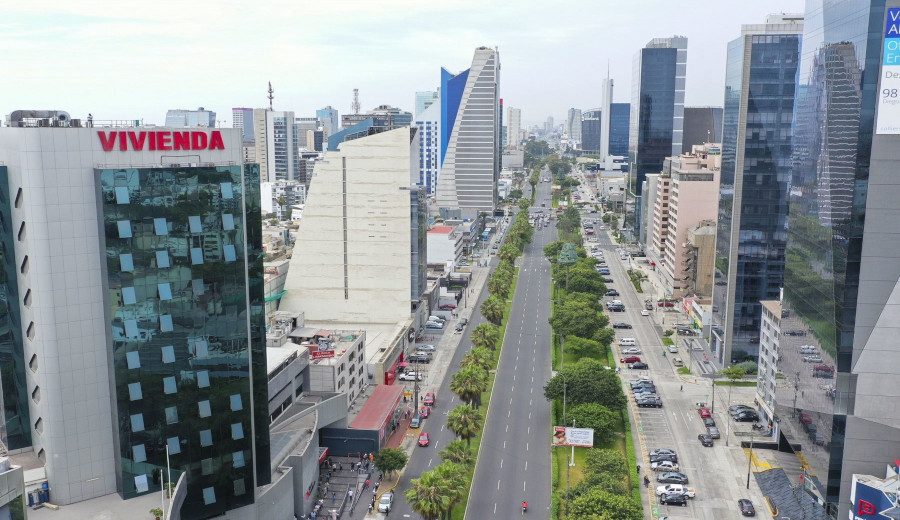Economía peruana creció 4.92% en febrero del presente año