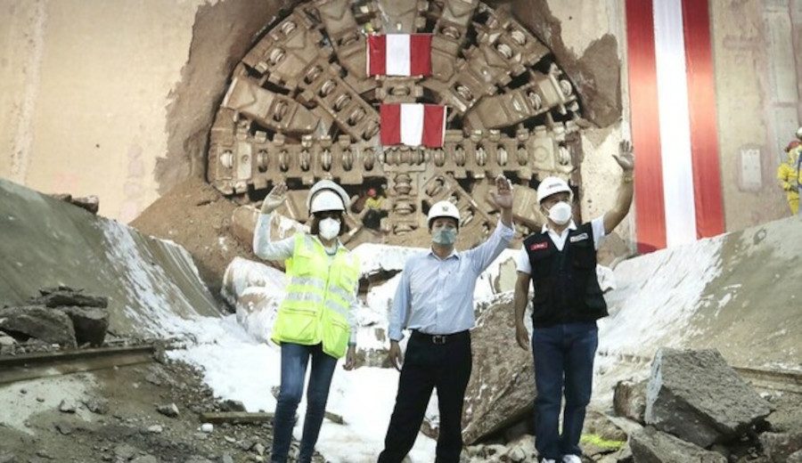 El presidente Castillo y el ministro Silva verificaron el término de la excavación de un tramo de la Línea 2 del Metro