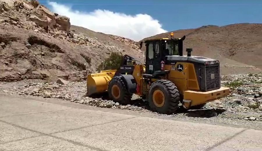 Emergencia en Caravelí: Limpieza y Rehabilitación de Carreteras ante Amenaza de Huaicos