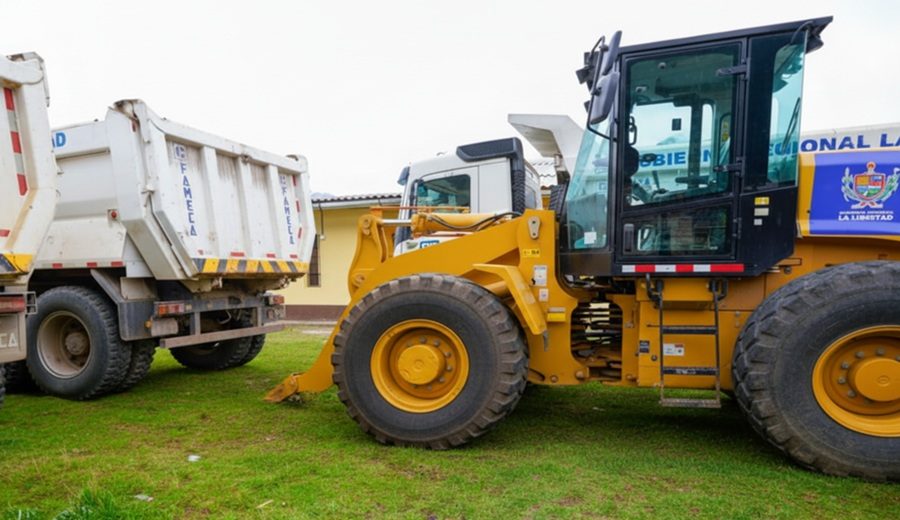 Gore Entregó Pool De Maquinaria Para Mejorar 16 Km De Carreteras En Sánchez Carrión