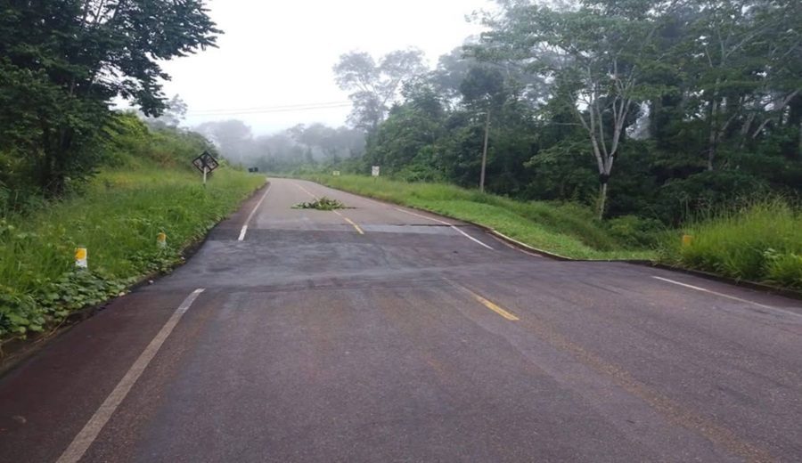 Hundimiento de calzada restringe tránsito en km 638+500 de Carretera Interoceánica Sur