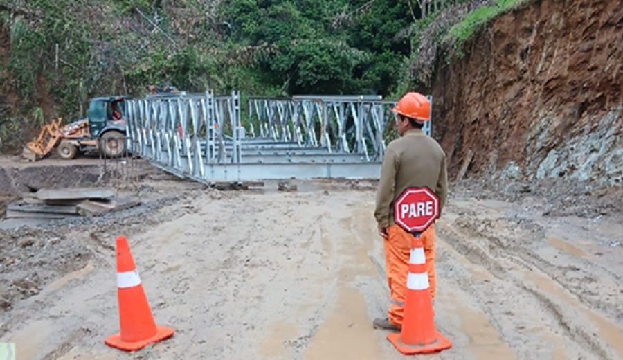 La Libertad MTC instala puente modular provisional en Los Chiclayos para reemplazar estructura de madera y garantizar tránsito seguro