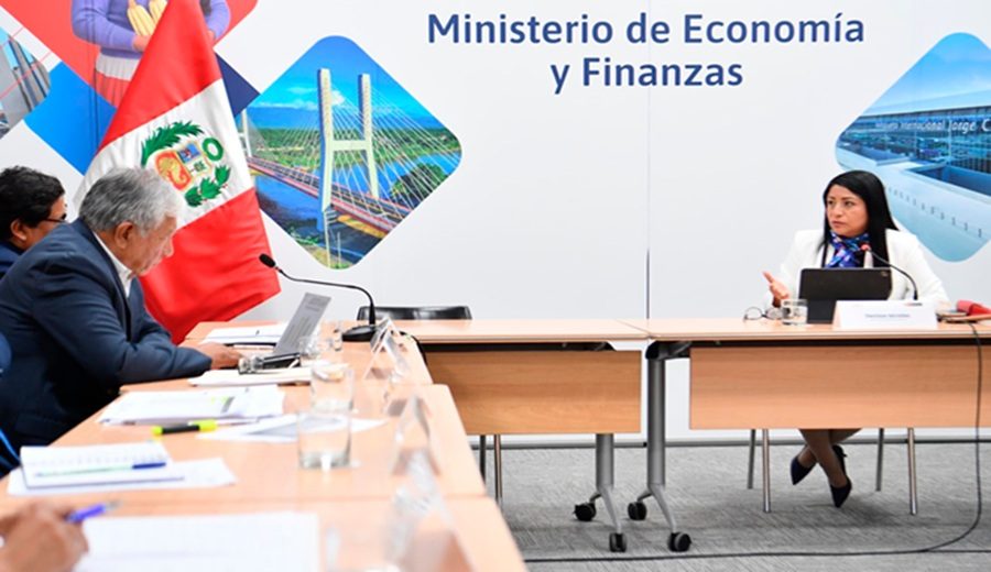 MEF se compromete seguir financiando la continuidad de obras en Huancavelica