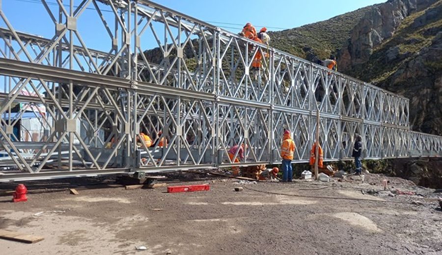 MTC: Continúa la instalación del puente modular en el sector Rumichaca en la región Huancavelica