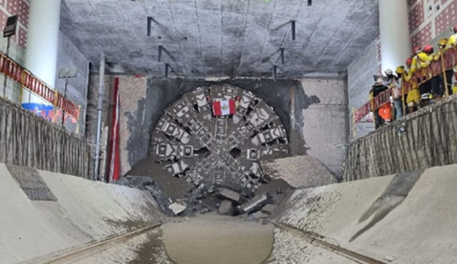 MTC Tuneladora Micaela llega a la Estación El Olivar del ramal de la Línea 4 del Metro de Lima y Callao