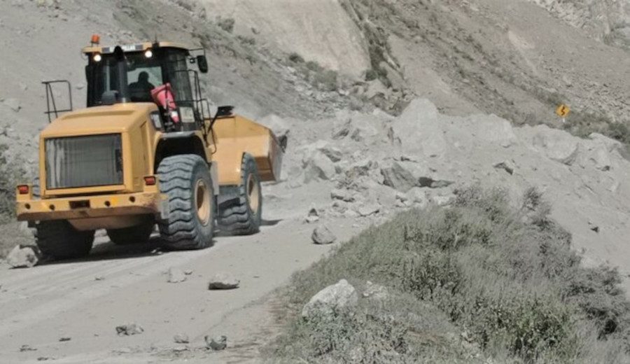 MTC atiende colapso de plataforma en carretera Chivay – Cabanaconde de Arequipa
