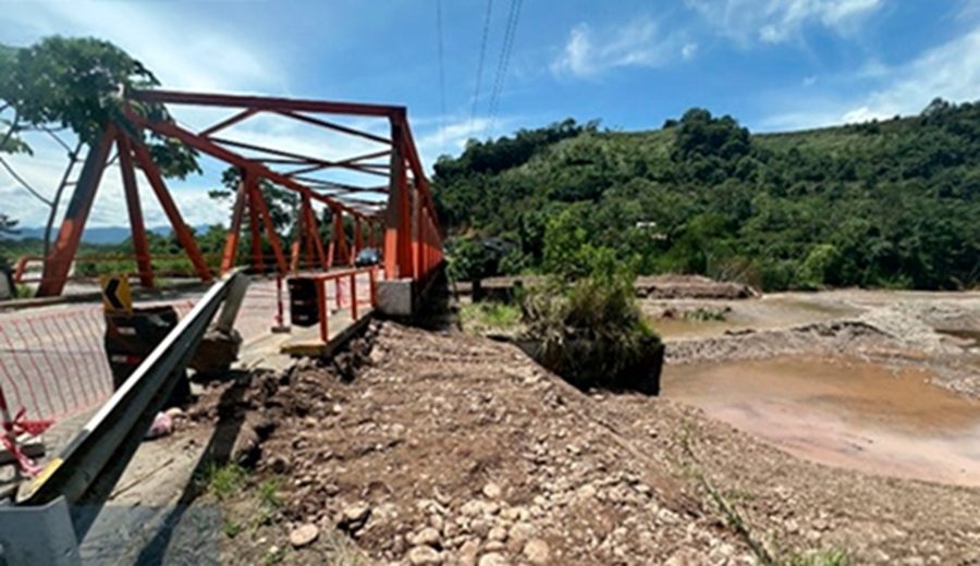 MTC atiende emergencia vial en puente Pendencia para garantizar conectividad de la Selva Central