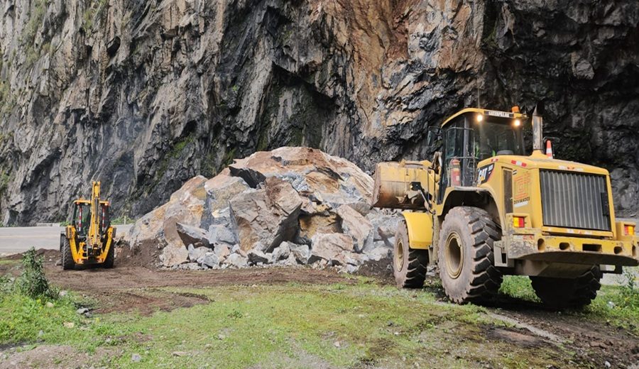 MTC intensifican trabajos para restablecer el tránsito en la Carretera Central tras derrumbe