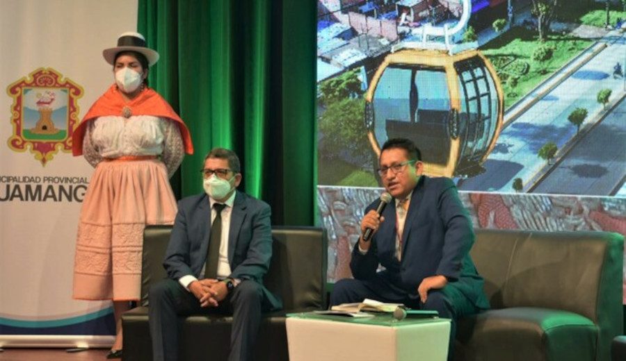 MTC presenta el proyecto del teleférico de Huamanga