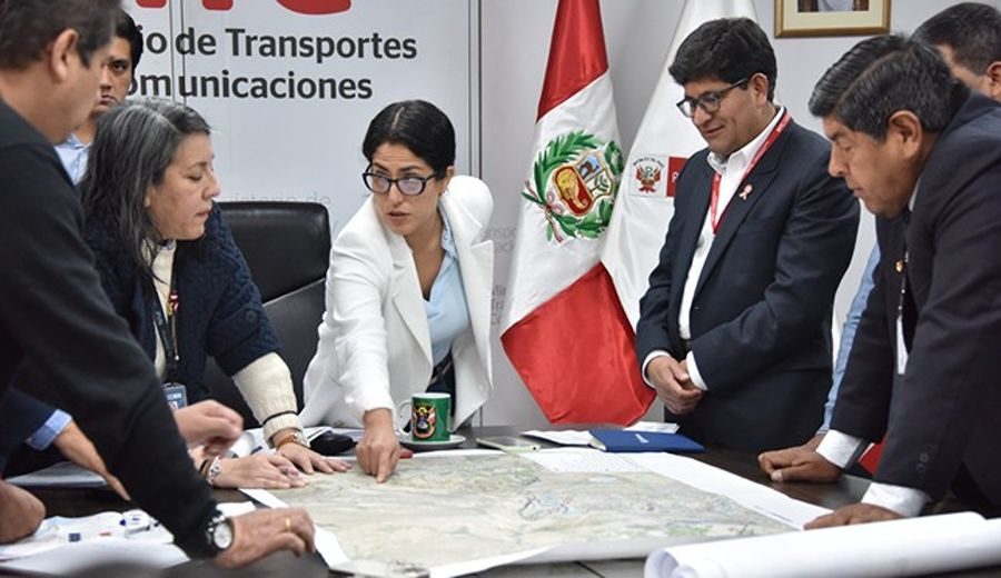 Ministra Lazarte dispone acciones con autoridades de Arequipa para viabilizar proyectos de infraestructura