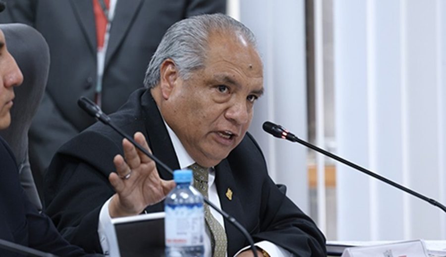 Ministro Sandoval No respondemos a ninguna consigna política en el tren Lima - Chosica