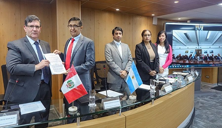 Perú y Argentina firman acuerdo para incrementar vuelos entre ambos países