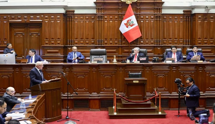 Premier adelantó que el MTC mejorará 2 mil 300 kilómetros de corredores viales en 9 departamentos