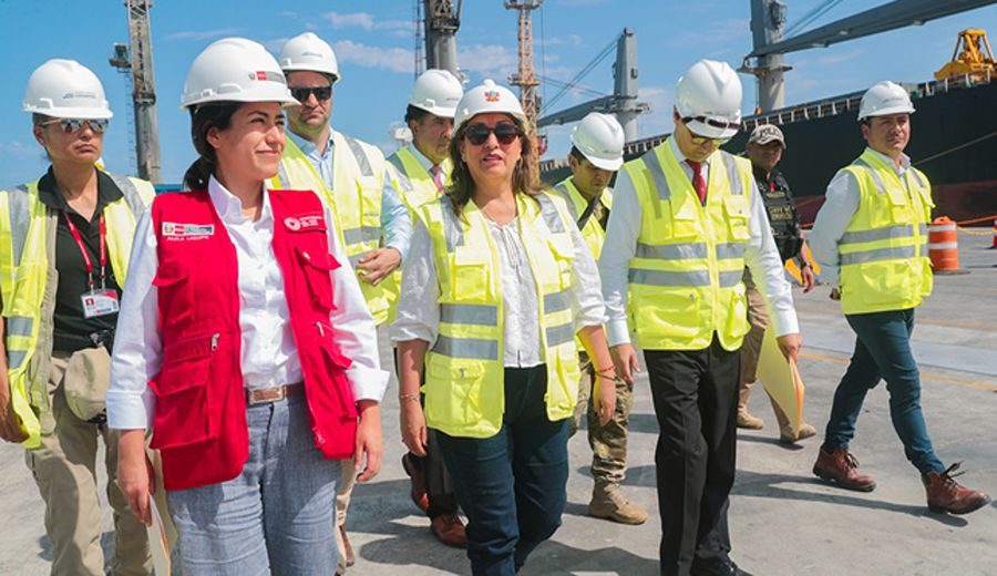 Presidenta Boluarte y ministra Lazarte inauguraron la ampliación y reforzamiento del muelle espigón del Terminal Portuario de Paita