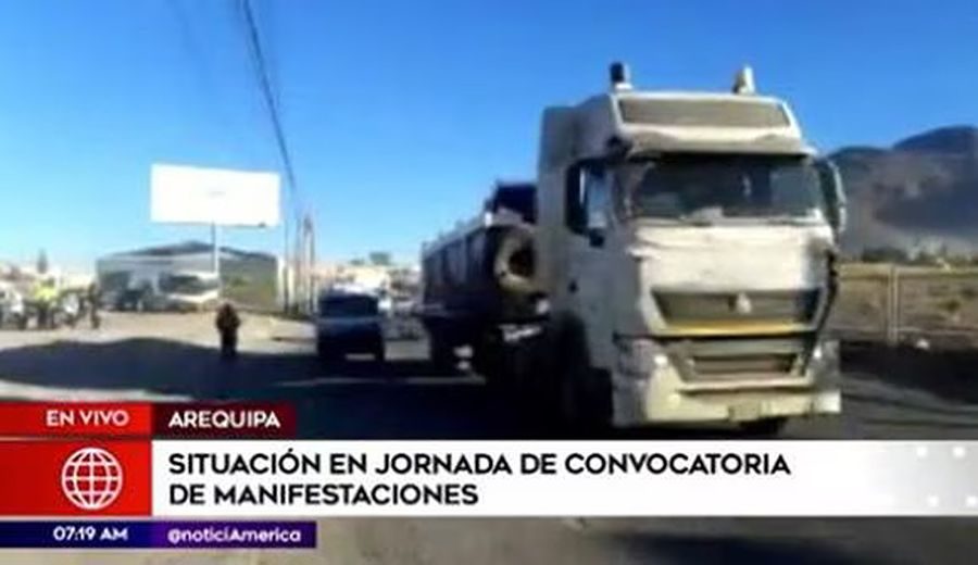 Protestas en Arequipa: tránsito fluido de vehículos con fuerte resguardo policial y militar