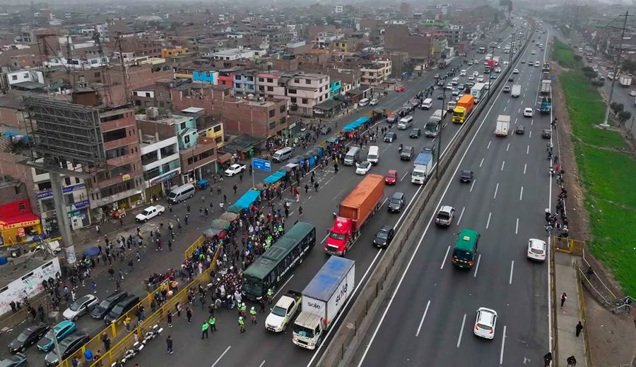 Transporte, las cifras detrás del motor en Perú que lucha por no apagarse