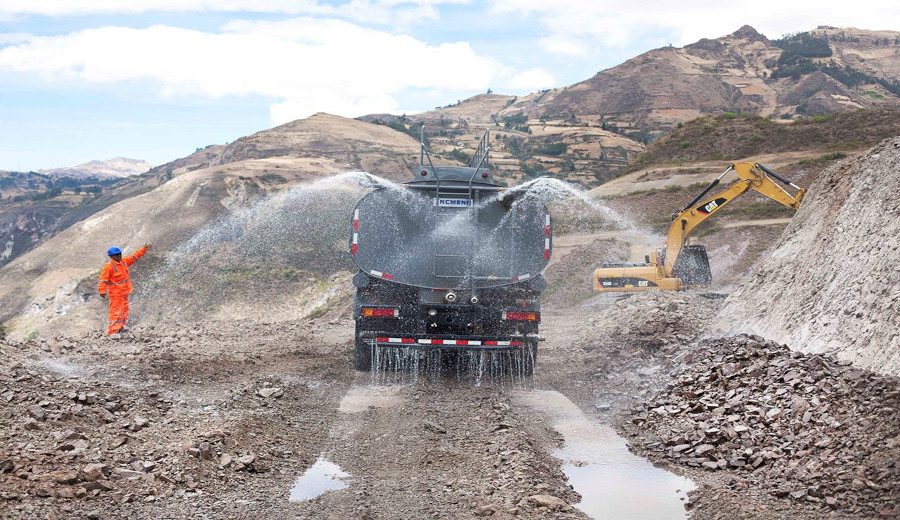 Trazando Caminos: Mantenimiento y Reparación Vial en Todo el Perú