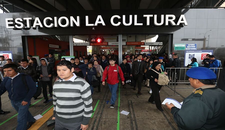 Viaje Cultural: Metro de Lima Ofrece 1,600 Libros Gratis